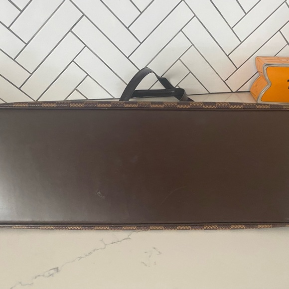 Authenticated Louis Vuitton Chelsea Zip Tote in Damier Ébène - Picture 5 of 11